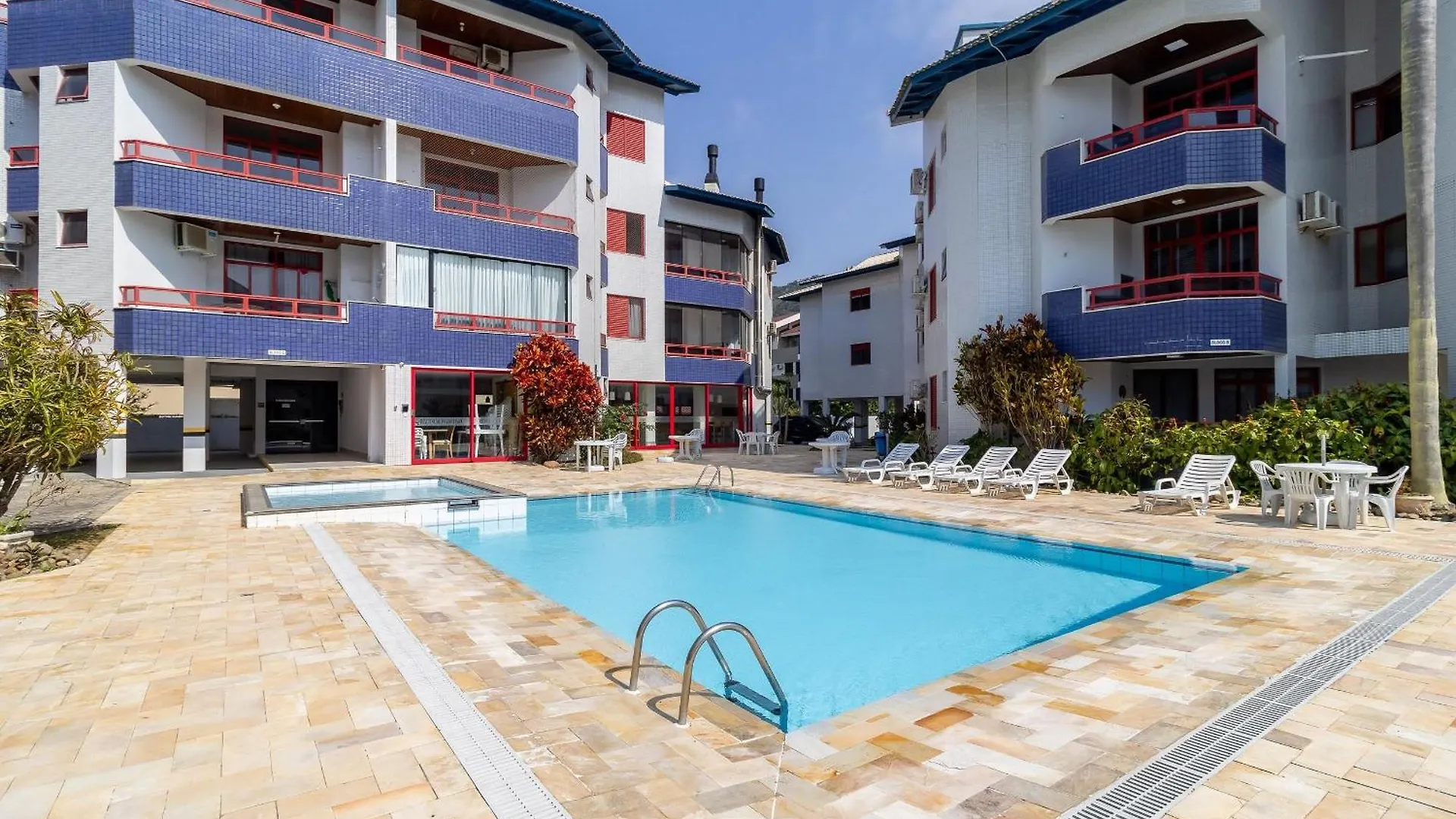 아파트 Apto C/Churrasq E Acesso A Praia Brava Rra0103 Florianópolis